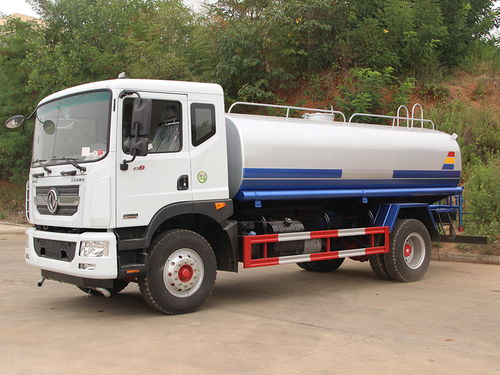 國五消毒液噴灑車 灑水車的升級，城市衛生的守護者